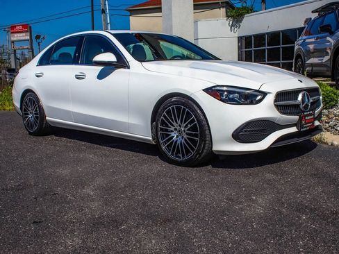 Used 2022 Mercedes-Benz C 300 4MATIC Sedan image 3