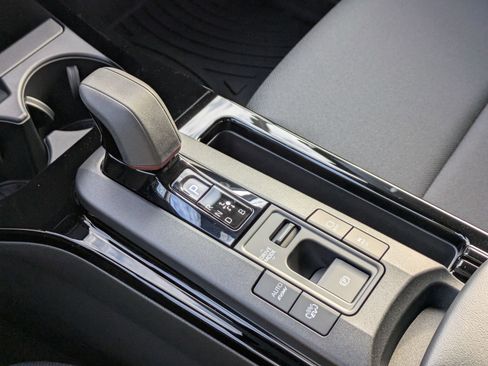 New 2026 Toyota Prius Plug-In Hybrid FWD image 17