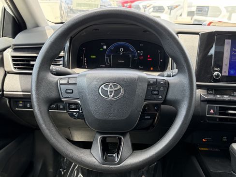 Used 2025 Toyota Camry LE FWD image 16