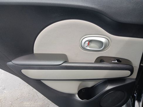 Used 2018 Kia Soul FWD image 18