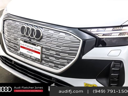 Used 2022 Audi Q4 e-tron Prestige image 14