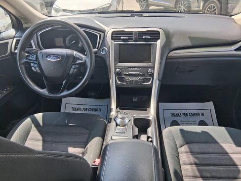 Used 2020 Ford Fusion SE image 12