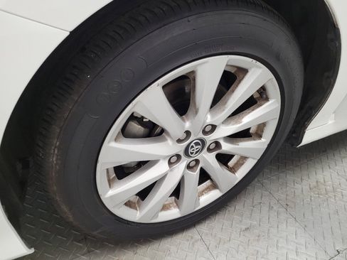 Used 2019 Toyota Camry LE FWD image 31