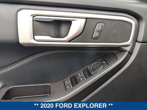Used 2020 Ford Explorer XLT w/ Equipment Group 202A AWD/4WD image 11