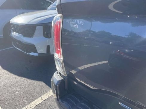 Used 2016 Toyota Tacoma Limited w/ Towing Package RWD image 11