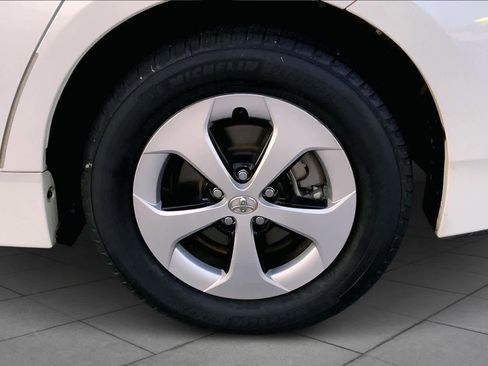 Used 2012 Toyota Prius Two image 11