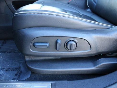 Used 2022 GMC Acadia Denali w/ Denali Ultimate Package image 14