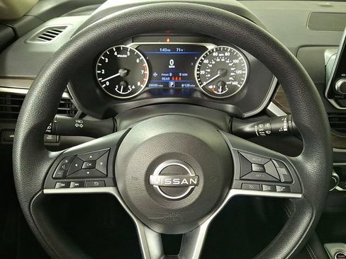 Used 2023 Nissan Altima 2.5 SV AWD/4WD image 18