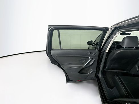 Used 2021 Volkswagen Tiguan SE w/ Panoramic Sunroof Package FWD image 25