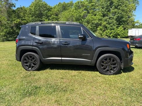Used 2016 Jeep Renegade Latitude image 5