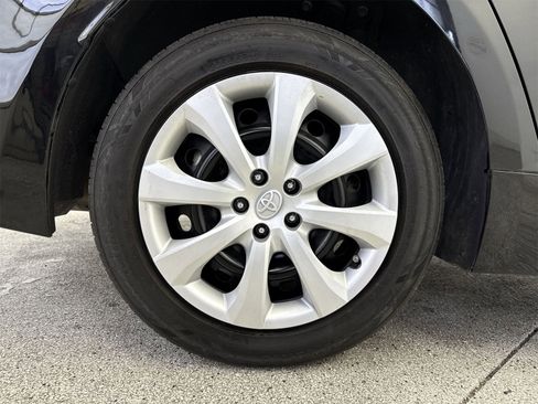 Used 2023 Toyota Corolla LE image 38