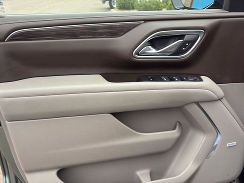 Used 2024 Chevrolet Tahoe Z71 image 13