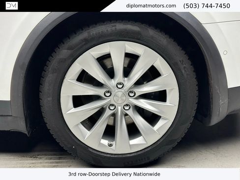 Used 2018 Tesla Model X 75D image 37