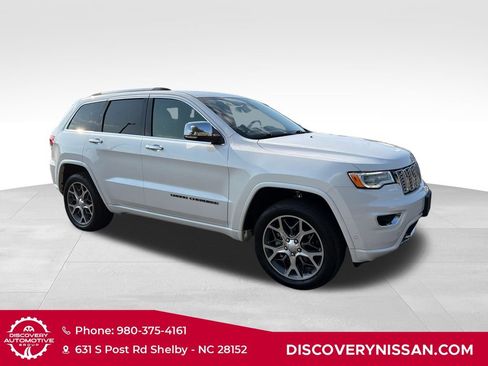 Used 2020 Jeep Grand Cherokee Overland AWD/4WD image 4