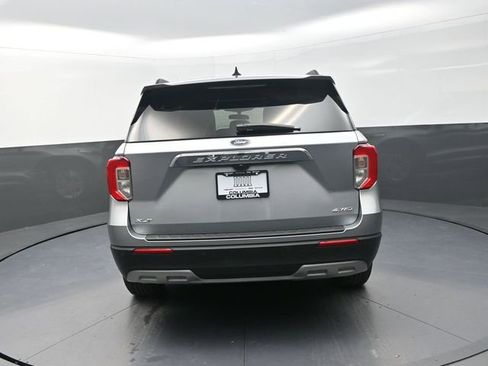 Used 2024 Ford Explorer XLT w/ Equipment Group 202A AWD/4WD image 8