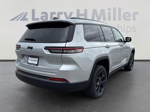 New 2025 Jeep Grand Cherokee L Altitude image 8