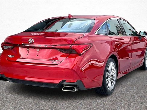 Used 2021 Toyota Avalon Limited image 7