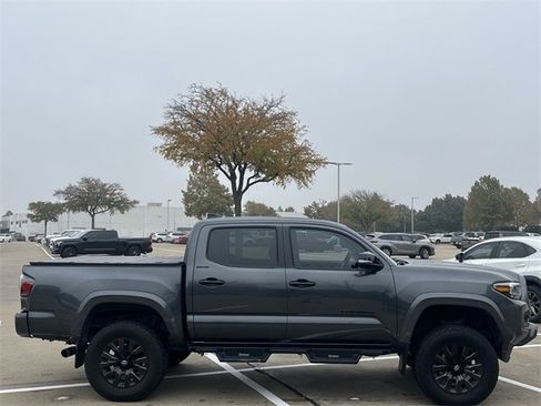 Used 2023 Toyota Tacoma Limited image 3