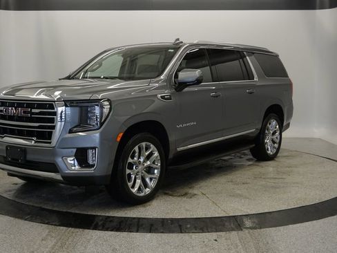 Used 2021 GMC Yukon XL SLT w/ SLT Premium Package image 2