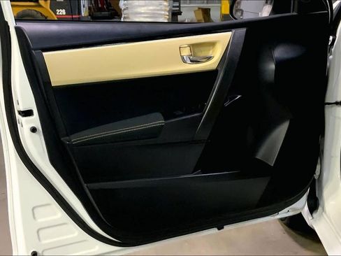 Used 2017 Toyota Corolla LE image 21