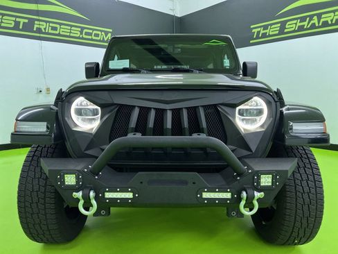 Used 2022 Jeep Wrangler Unlimited Sahara AWD/4WD image 3