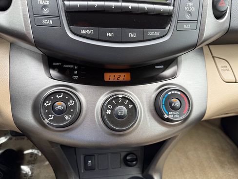 Used 2011 Toyota RAV4 4WD image 89