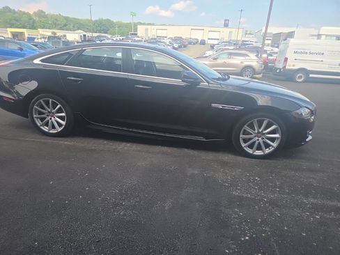 Used 2018 Jaguar XJ R-Sport AWD/4WD image 15