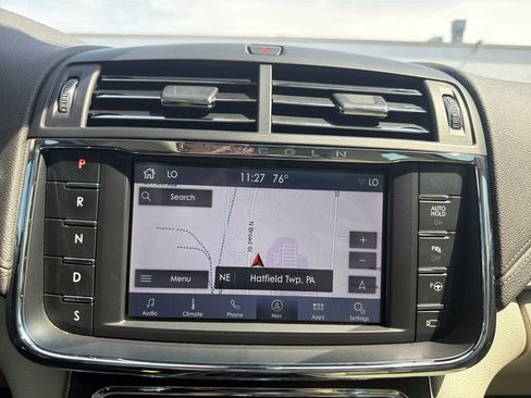 Used 2019 Lincoln Continental Reserve image 24