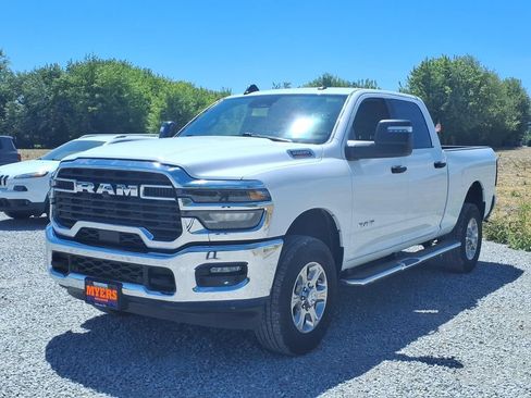 Used 2026 RAM 2500 Big Horn AWD/4WD image 12