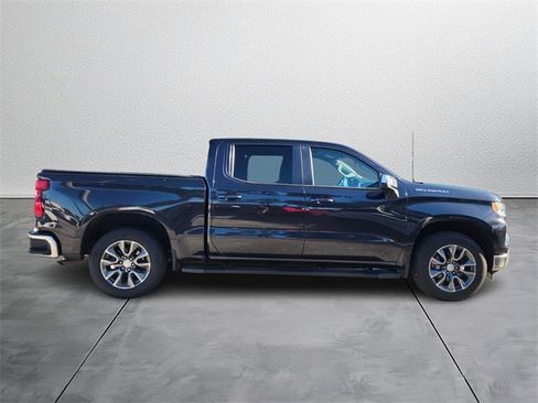 Used 2022 Chevrolet Silverado 1500 LT w/ Protection Package image 5