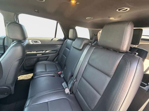 Used 2015 Ford Explorer XLT w/ Equipment Group 202A image 15