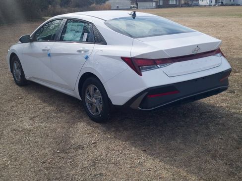 New 2026 Hyundai Elantra SE FWD image 7