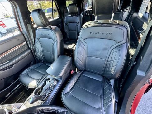 Used 2018 Ford Explorer Platinum AWD/4WD image 12
