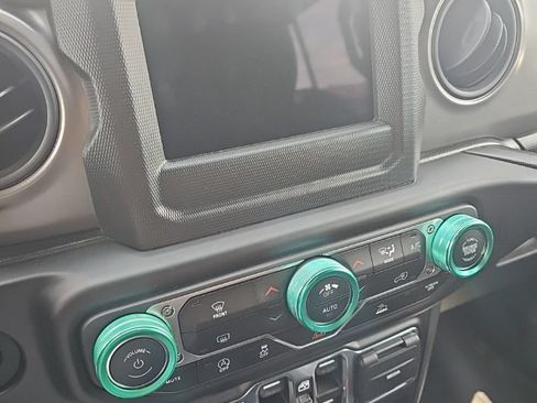 Used 2022 Jeep Wrangler Unlimited Sport AWD/4WD image 11