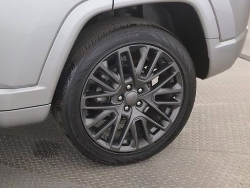 Used 2023 Jeep Compass Limited image 14