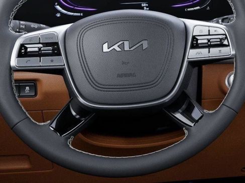 Used 2025 Kia Telluride AWD image 22