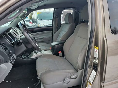 Used 2015 Toyota Tacoma 4x4 Access Cab V6 image 7