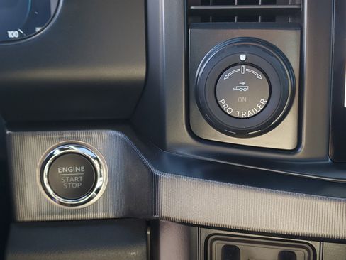 Used 2025 Ford F250 Platinum image 14