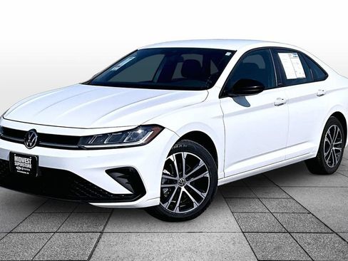 Used 2025 Volkswagen Jetta Sport FWD image 1