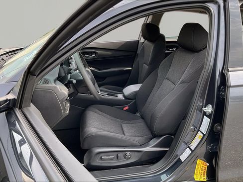 Used 2025 Honda Accord SE image 15