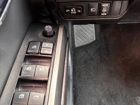 Used 2023 Toyota Tacoma TRD Off-Road w/ Black Out Package (TMS) AWD/4WD image 30