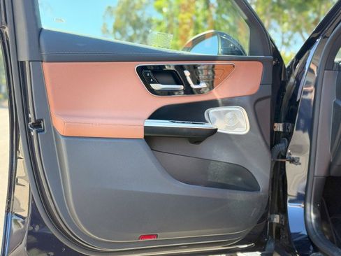Used 2024 Mercedes-Benz GLC 300 4MATIC image 19