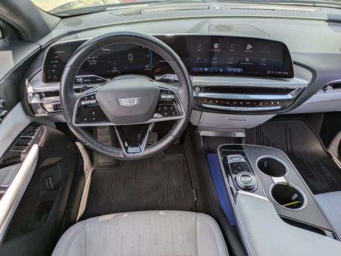 Used 2024 Cadillac Lyriq Sport RWD image 17