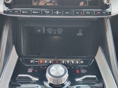Certified 2022 Jeep Grand Wagoneer Series III w/ Flexible Seating Group AWD/4WD image 20