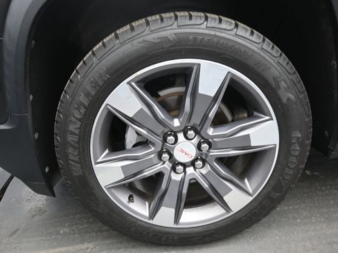 Used 2019 GMC Acadia SLT w/ LPO, Floor Liner Package image 11