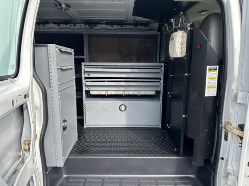 Used 2013 Chevrolet Express 2500 image 23