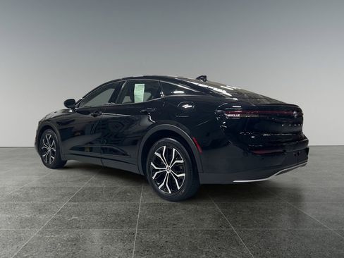 Used 2023 Toyota Crown Limited image 6