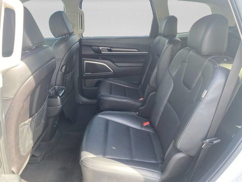 Used 2025 Kia Telluride S FWD image 25