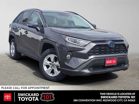 Used 2020 Toyota RAV4 XLE w/ Convenience Package AWD/4WD image 1