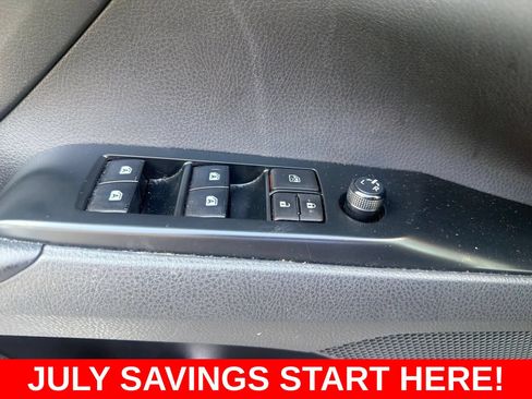Used 2018 Toyota Camry SE FWD image 16